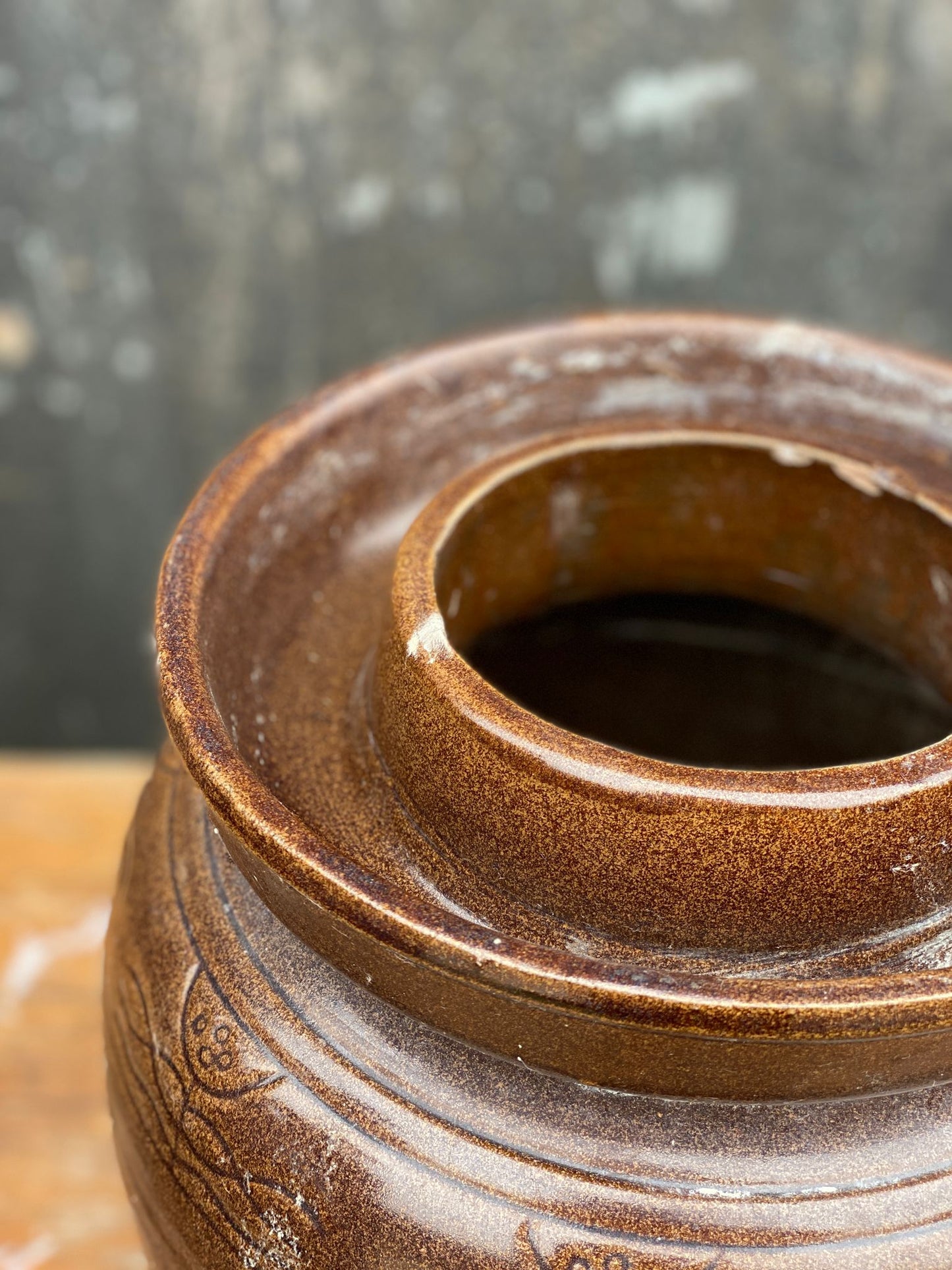 19th Century Brown Glaze Decorative Storage Pot (Kimchi)