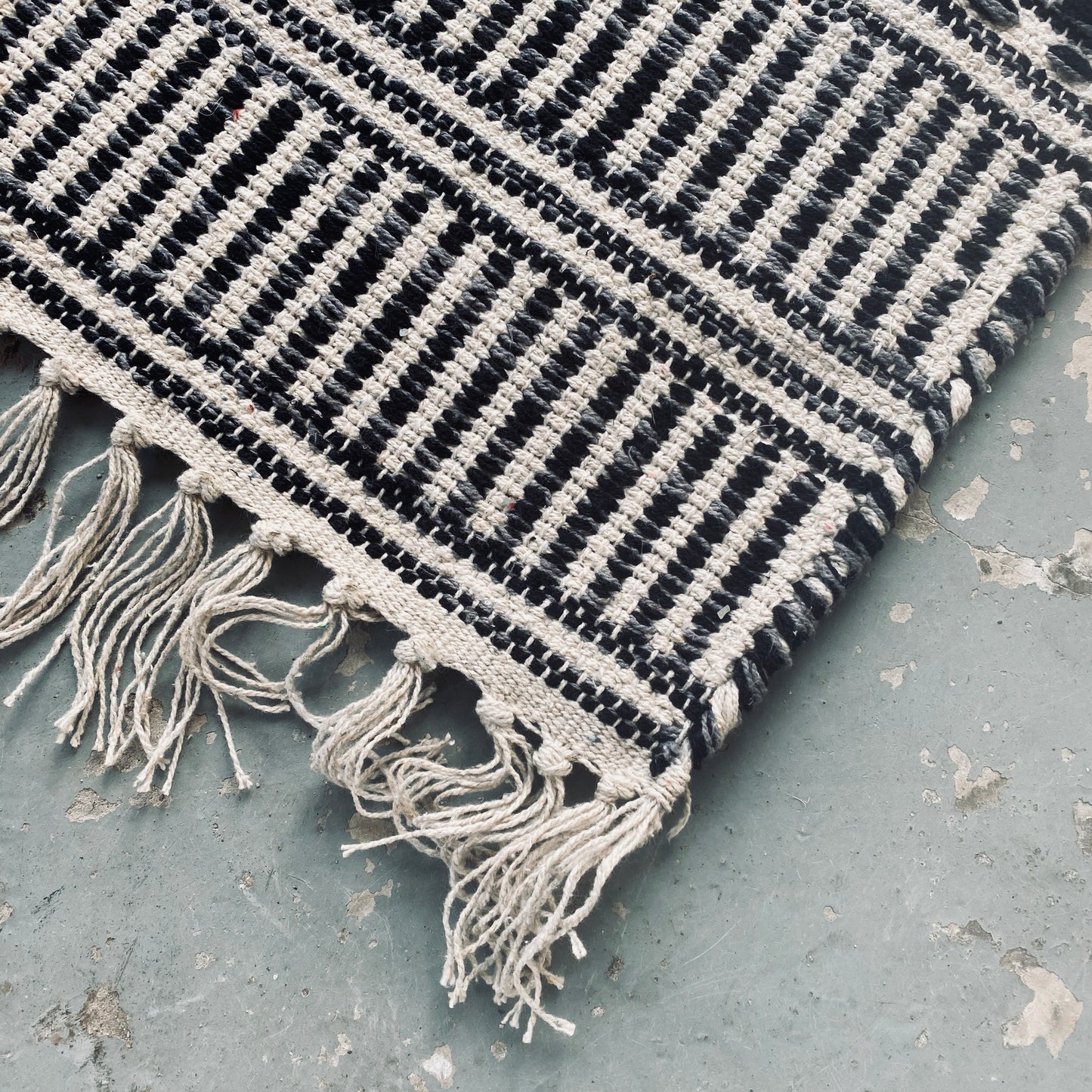Black and White 100% cotton rug